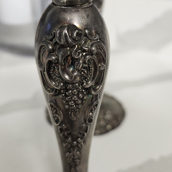 A pair of elegant silver plated candle sticks holdersMade by Godinger silver co. - Picture 4 of 5